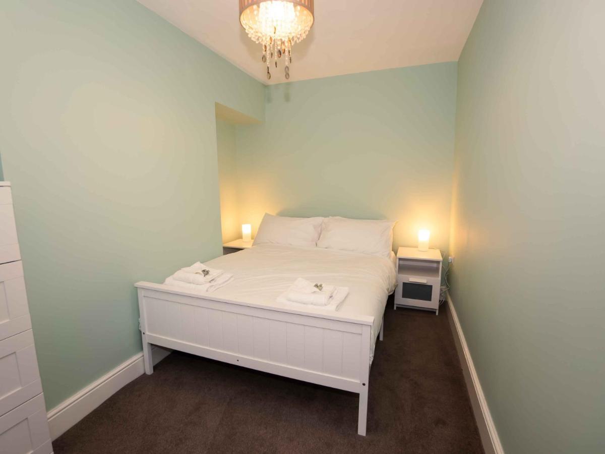 Pass The Keys Newly Renovated 2 Bedroom Apartment And Free Parking Scarborough Kültér fotó