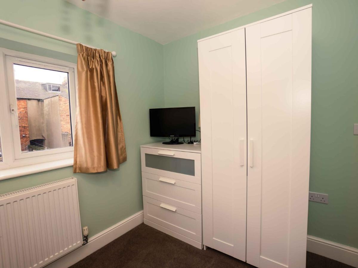 Pass The Keys Newly Renovated 2 Bedroom Apartment And Free Parking Scarborough Kültér fotó